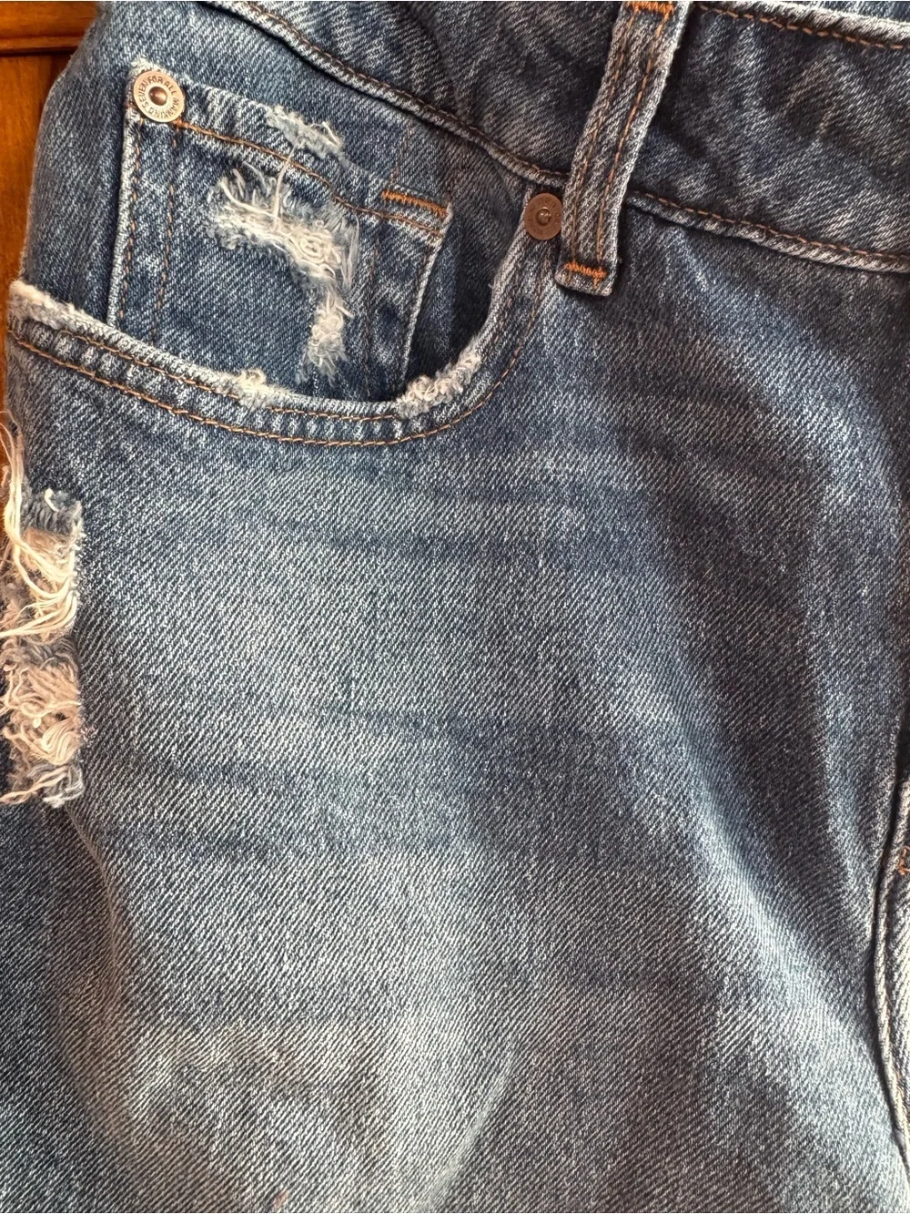 7 For All Mankind Monroe Long Shorts in Weekend Wash